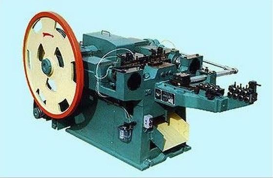 Industriële Automatische Draadspijker die Machinehoge snelheid voor Klinknagelspijker maken
